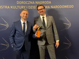 Przedstawiciele Fundacji Ruinersi podczas wręczenia Dorocznej Nagrody Ministra Kultury i Dziedzictwa Narodowego